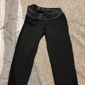 Black gym shark legging XS